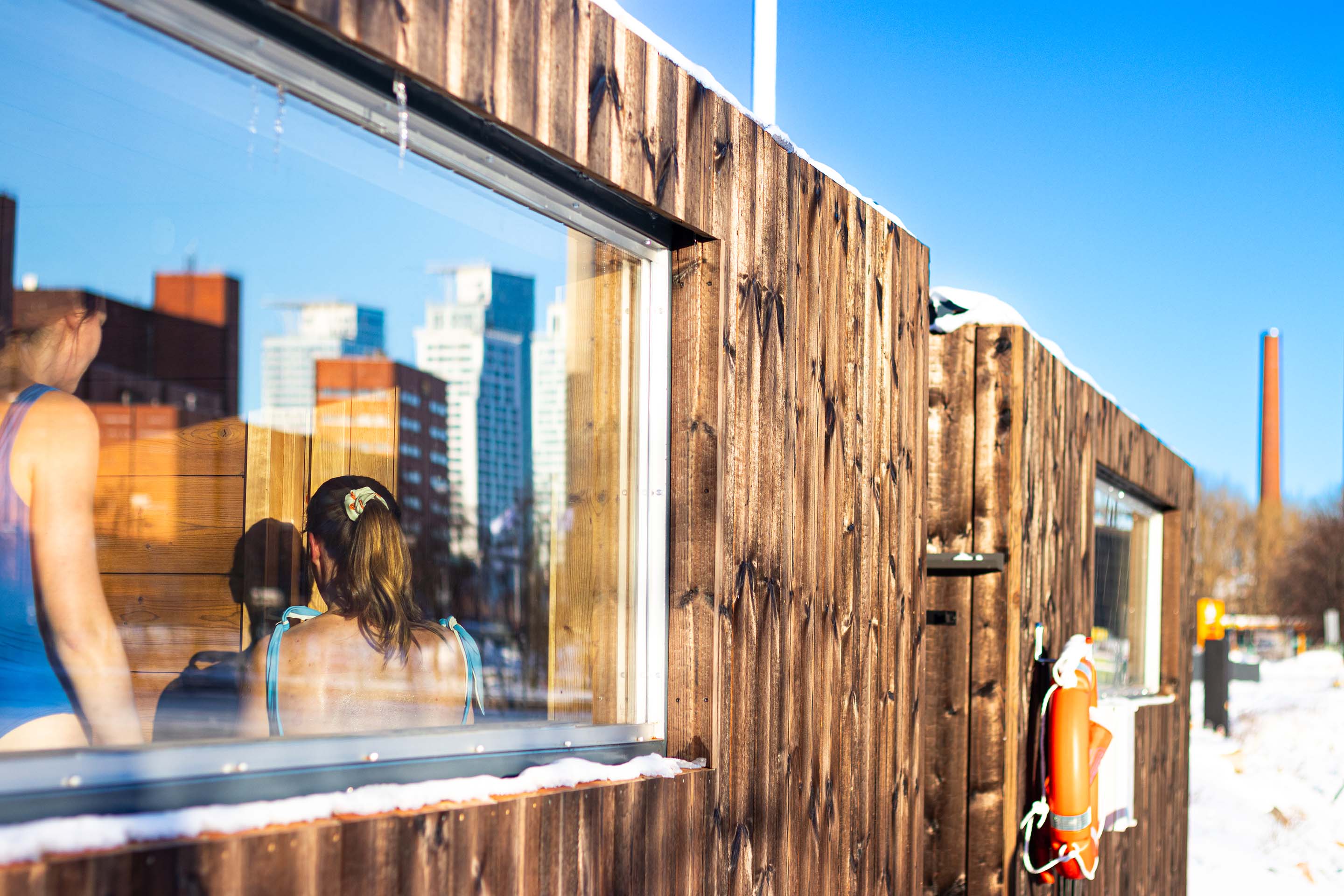 Löylykontti Sörnäisen saunat meren rannalla